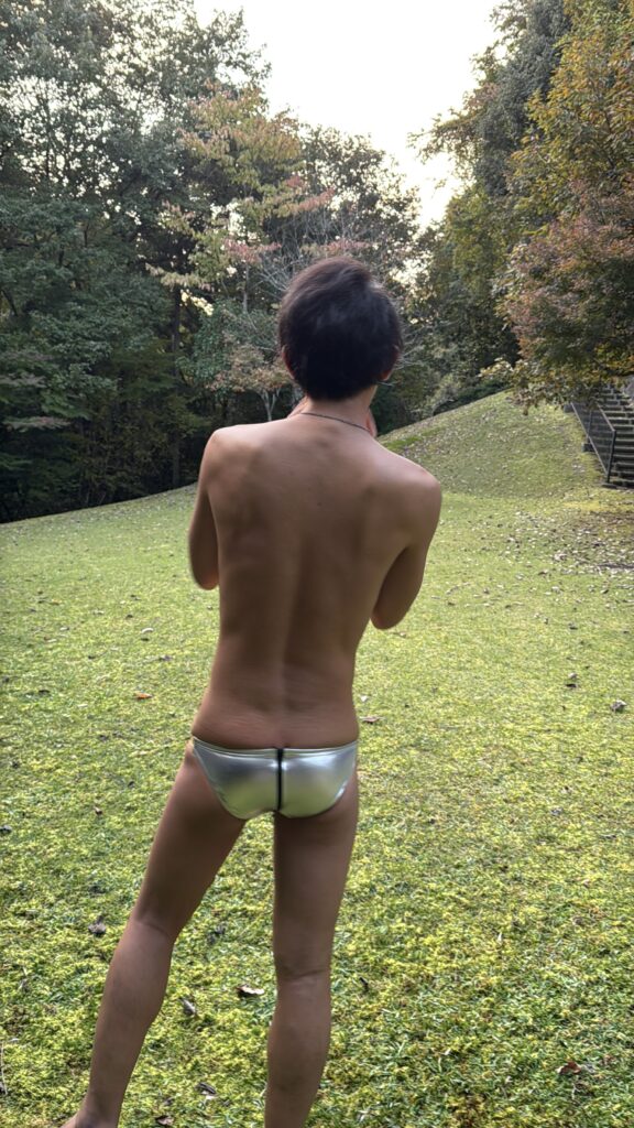 19705163dc4678ed56b37342d6d24012-576x1024 Uni2210