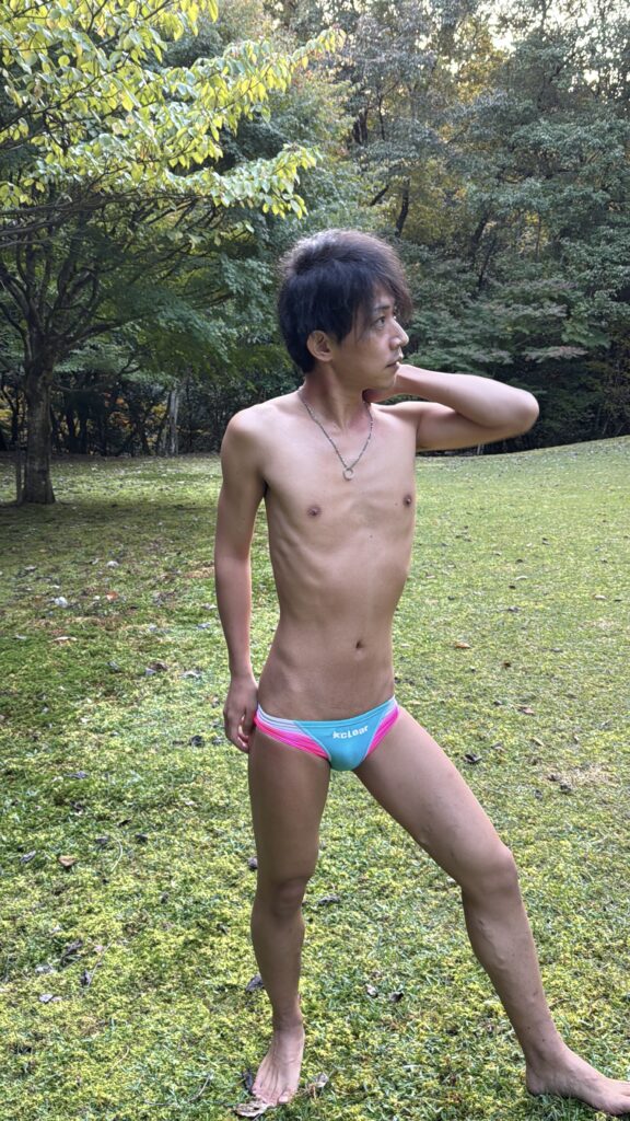 b69502c14a782d9d9b9fd2267ae42cba-576x1024 Uni2204